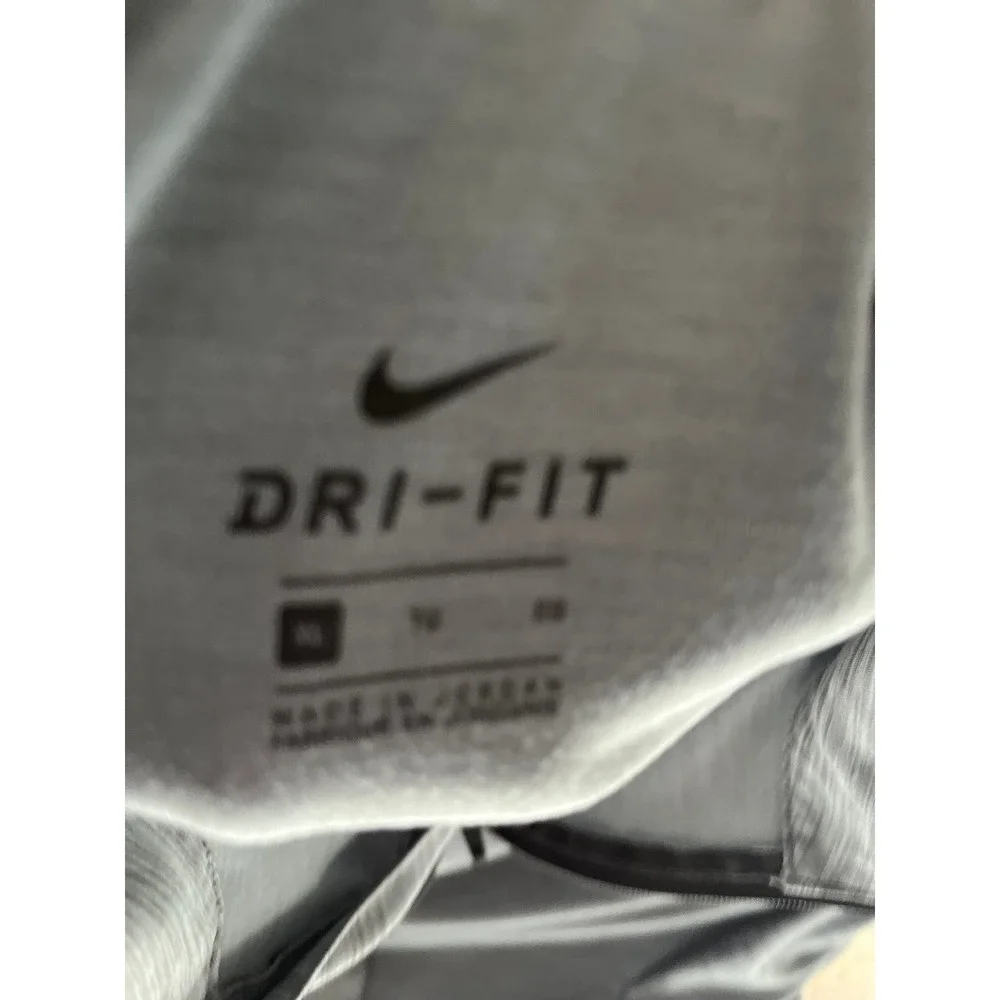 Nike Gray Dri-FIT‎ Pullover 1/4 Zip Long Sleeve Athletic Top